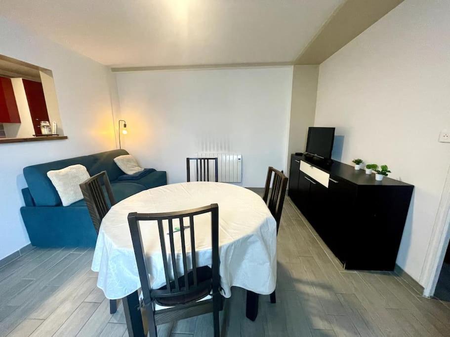 Maisonnette Des Douves Plein Centre 1 A 4 Voyageurs Malestroit Экстерьер фото